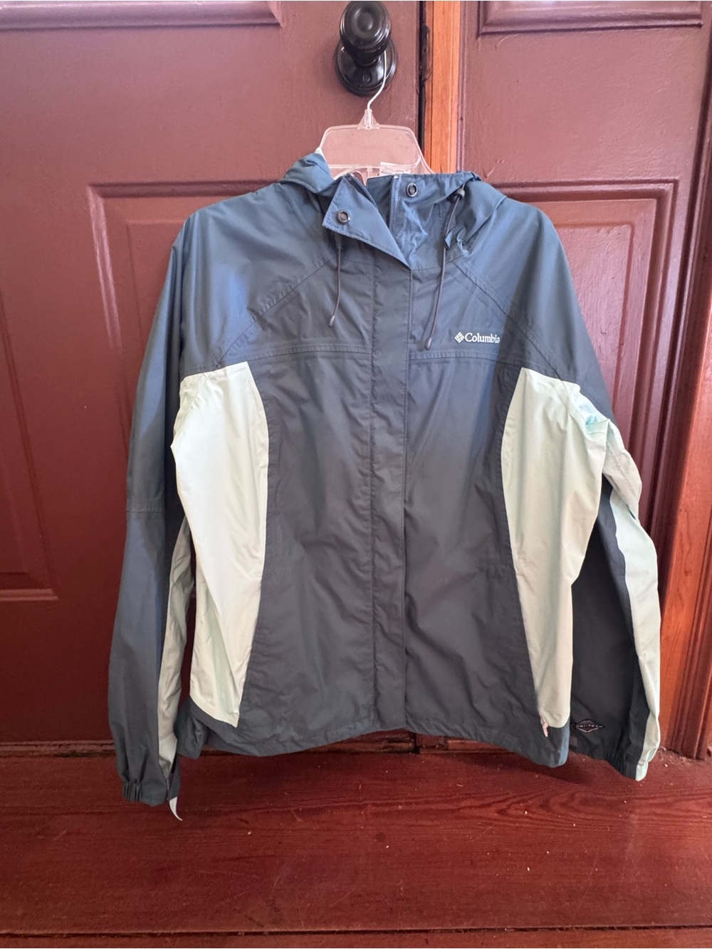 Columbia Women's Hooded Ski Jacket in Slate Gray & Light Sage